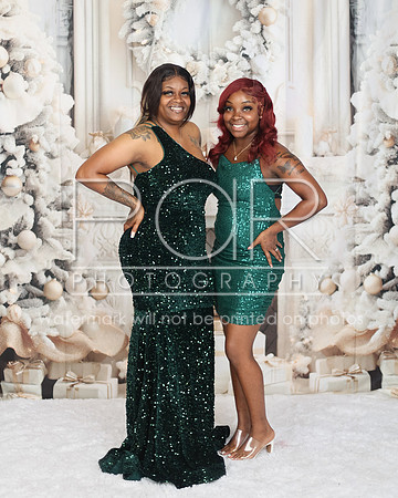 2024_Christmas_Leneisha-15