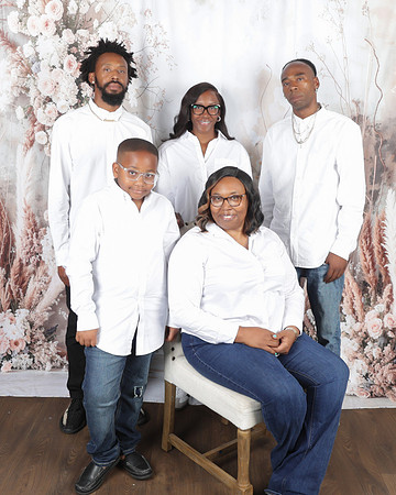 2024_SchquitaJones_Family-1