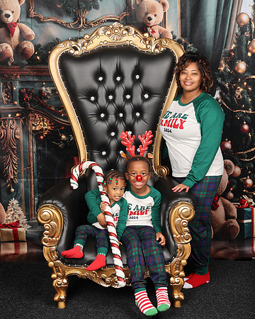2024_Christmas_Angeline-24