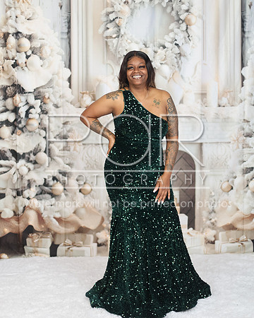 2024_Christmas_Leneisha-10