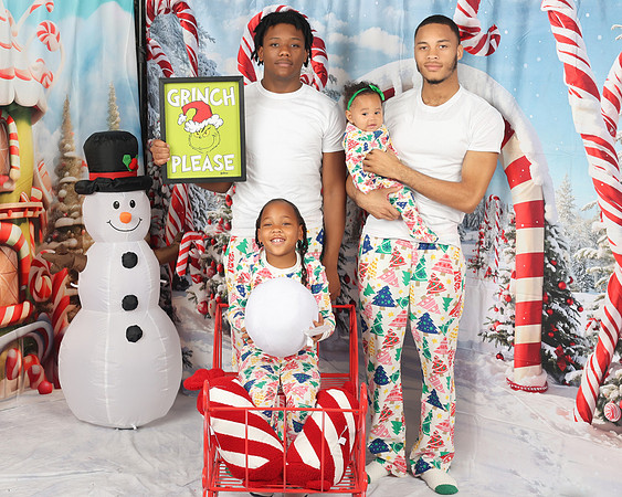 2024_Christmas_Sarah-20