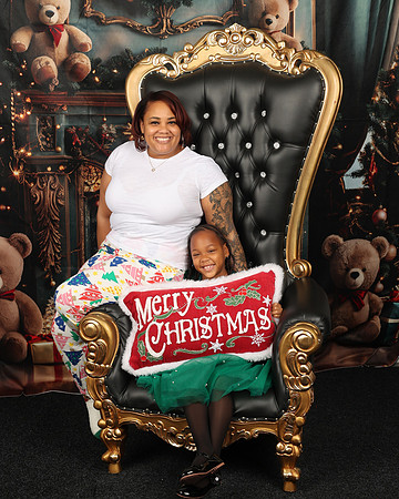 2024_Christmas_Sarah-32