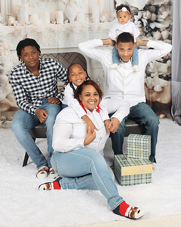 2024_Christmas_Sarah-7