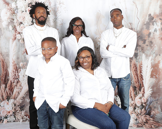 2024_SchquitaJones_Family-3