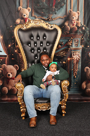 2024_Christmas_Courtney-14