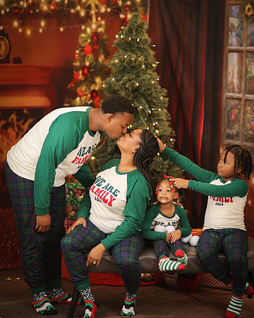 2024_Christmas_Keondra Mack-25