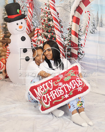 2024_Christmas_Patsy-4