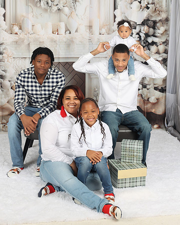 2024_Christmas_Sarah-9