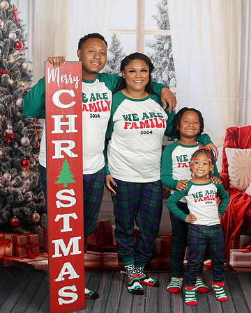 2024_Christmas_Keondra Mack-21