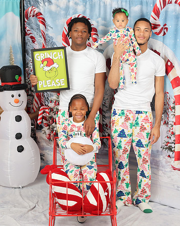 2024_Christmas_Sarah-23