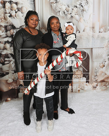 2024_Christmas_Dorothy-34