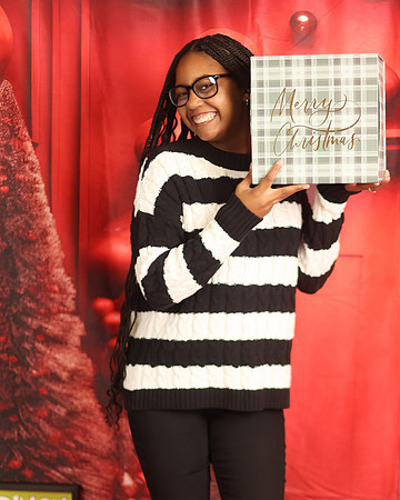 2024_Christmas_Kimberly-9
