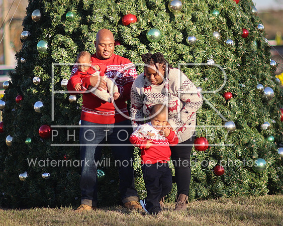 2024_Christmas_Shanita-9