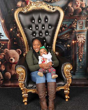 2024_Christmas_Courtney-18