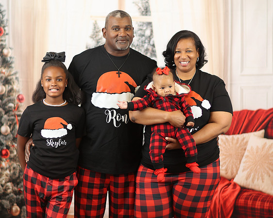 2024_Christmas_RussellFamily-41