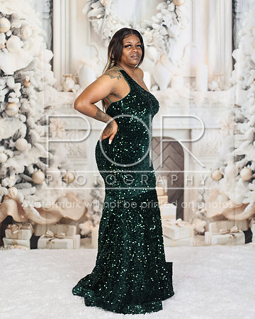 2024_Christmas_Leneisha-11