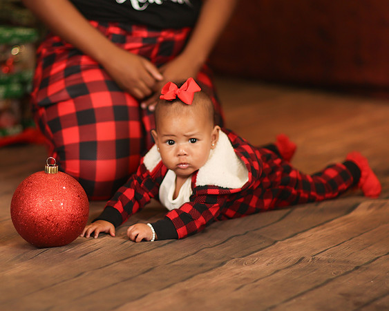 2024_Christmas_RussellFamily-17