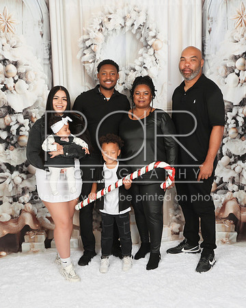 2024_Christmas_Dorothy-33