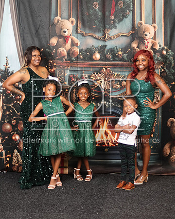 2024_Christmas_Leneisha-23