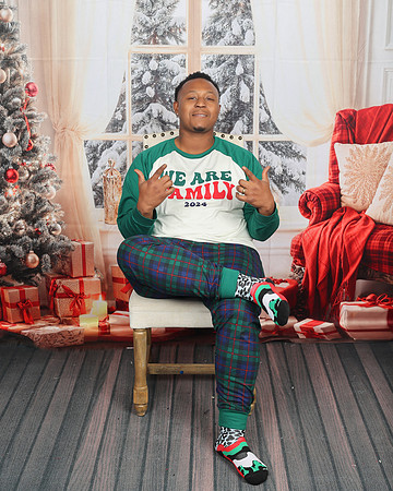 2024_Christmas_Keondra Mack-15