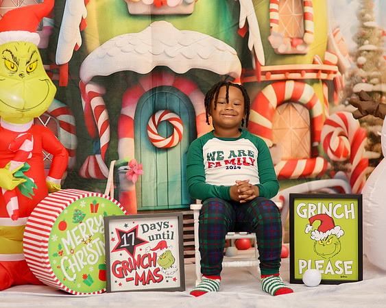 2024_Christmas_Keondra Mack-38