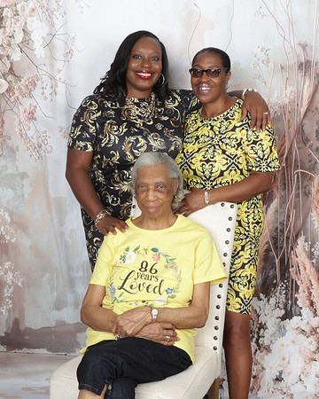 2024_Romanda_Family-3