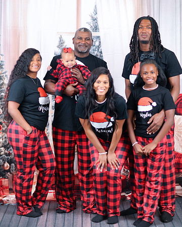 2024_Christmas_RussellFamily-59