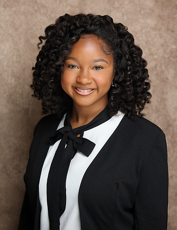 2025_Headshots_Shelby-5