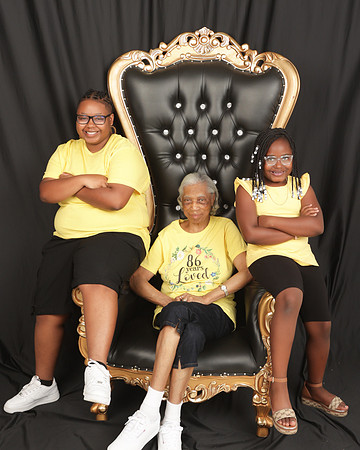 2024_Romanda_Family-28