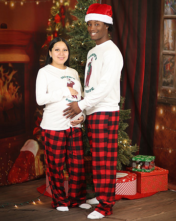 2024_Christmas_Maternity_Emily-36
