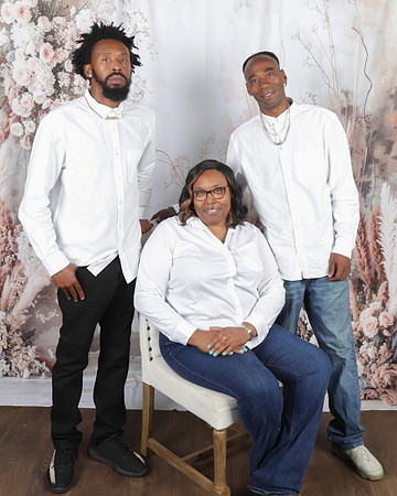 2024_SchquitaJones_Family-8