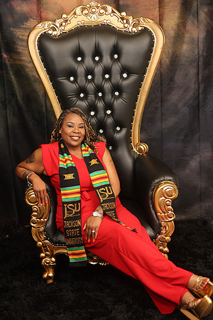 2025_Grad_AnnLewis-19