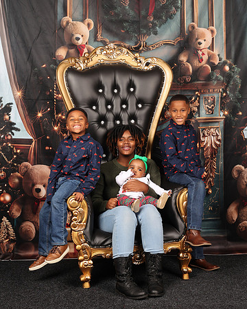 2024_Christmas_Courtney-26