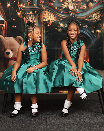 2024_Christmas_Twins-25