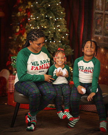 2024_Christmas_Keondra Mack-31