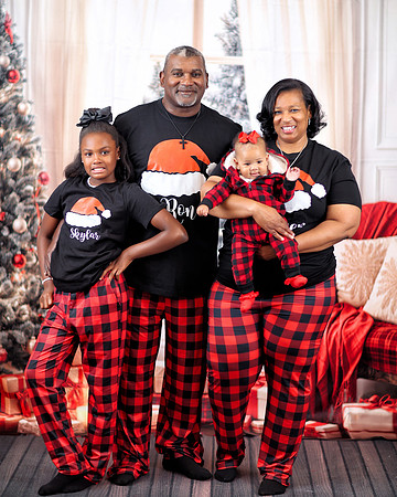 2024_Christmas_RussellFamily-43