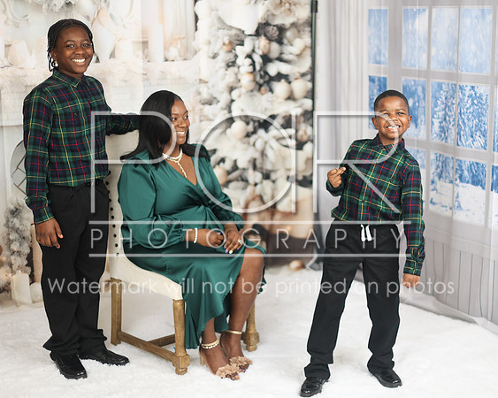 2024_Christmas_Vanessa-1