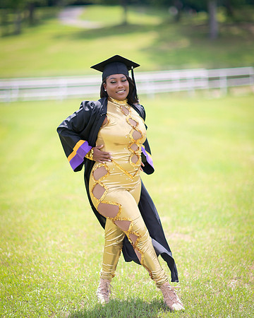 2025_Grad_Maddy-55