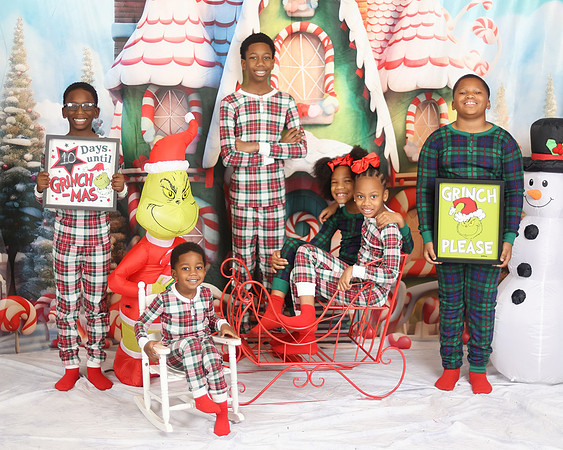 2024_Christmas_Shaniqua-16