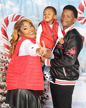 2024_Christmas_Kierra-5