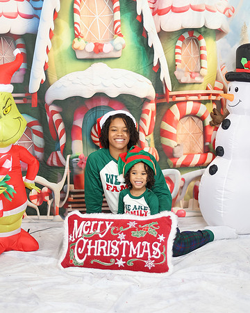 2024_Christmas_Cynthia-29