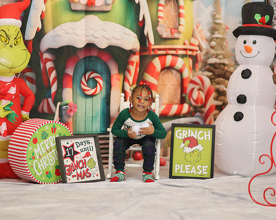 2024_Christmas_Keondra Mack-44
