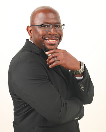2025_Headshots_CoreyTurner-16