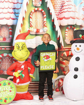 2024_Christmas_Griffins-1