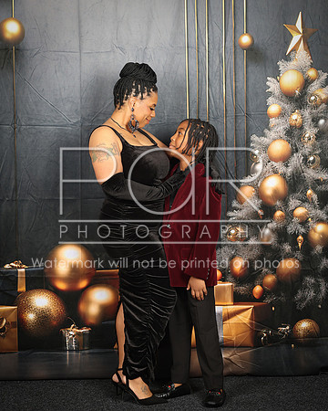 2024_Christmas_Erica-13