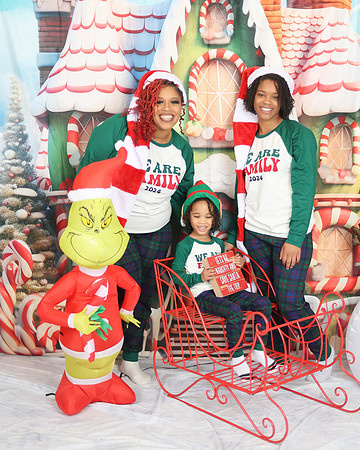 2024_Christmas_Cynthia-28