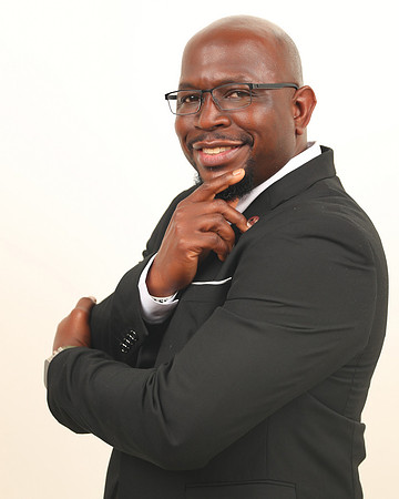 2025_Headshots_CoreyTurner-18
