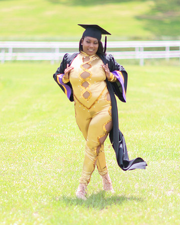 2025_Grad_Maddy-52
