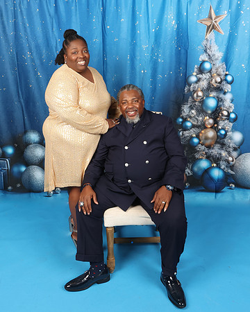 2024_Christmas_MitchellFamily-25
