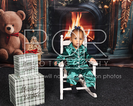 2024_Christmas_Mercedes Thomas-11